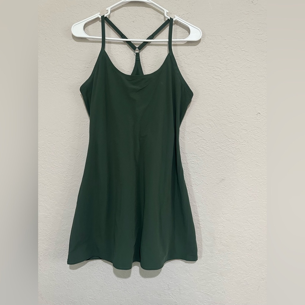 Outdoor Voices Green Fitted Backless Camisole